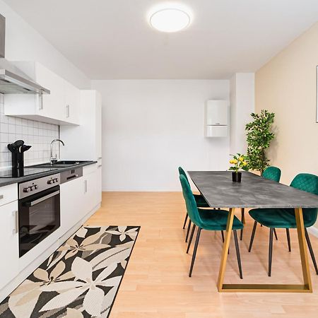 Smart Home - Essen - Perfect For 5 Guests! Central - Balcony - Netflix - Free Parking Zone Exterior foto